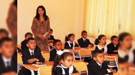 Deputat: “Müəllimlər ixtisar olunmalı və maaşları artırılmalıdır”