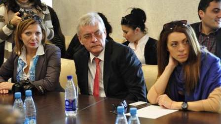 Azərbaycan Mətbuat Şurası Moldova Ombudsmanına mükafat verdi