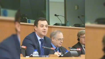 Elşad İskəndərov: “Azərbaycanda ermənilər rahat yaşaya bilirlər”