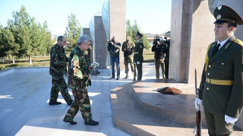 Erməni prezident Qarabağı gəzir - FOTOLAR