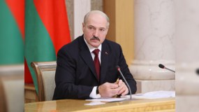 Belarus prezidenti Heydər Əliyevin məzarını ziyarət edib