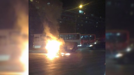 Bakıda "Mercedes" alışıb yandı - FOTOLAR