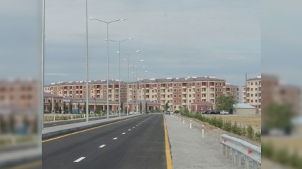 866 köçkün ailəsini yeni şəhərciyə köçürməyə başladılar - FOTO