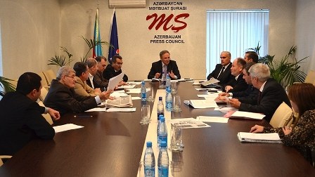 Mətbuat Şurası qəzet və saytlardan olan şikayətlərə baxıb