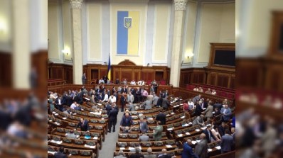 Müxalifət spikeri iş yerinə buraxmadı