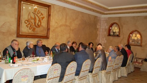 Şirməmməd Hüseynov 40 il əvvəlin məzunlarına "açıq dərs" keçdi - FOTO