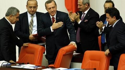 Ərdoğan hökuməti 10 nazirini “itirə bilər”
