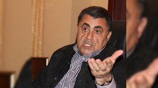 Cavanşir Paşazadə hirsləndi: “Rza Zərrab kimdi, məni onunla bağlayanları məhkəməyə verəcəm”