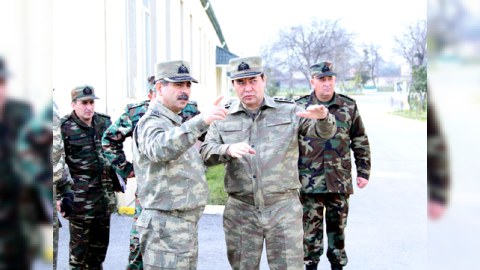 General Sadıkov Azərbaycanın cəbhə bölgəsindəki hərbi hissələrini yoxlayır