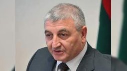 Məzahir Pənahovun maaşı artırılıb