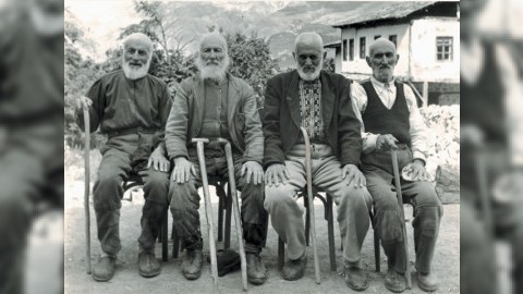 Azərbaycanda uzunömürlülərin sayı 305 nəfər azalıb 