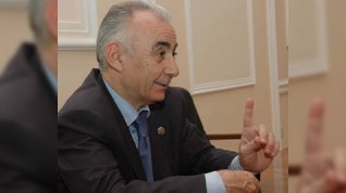 Hacıbala Abutalıbov icra başçılarına tapşırıq verdi: “Tutsanız, cəzalandırın!” 