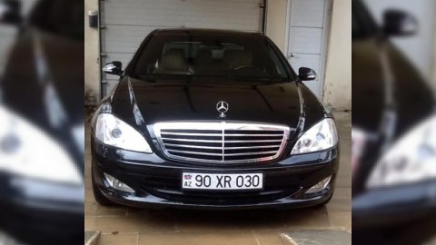Keçmiş deputat “Mercedes”ini satışa çıxartdı - FOTO