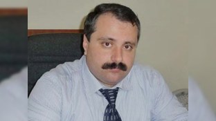 Mətbuat katibi hansı ölkədə yaşadığını unudub 