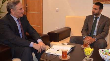 Böyük Britaniyanın Azərbaycandakı səfiri Mətbuat Şurasına gəlib