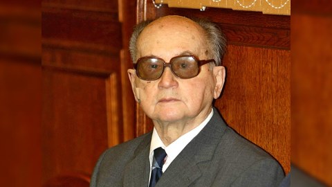 Keçmiş prezidentin arvadı xəyanətə görə boşanır