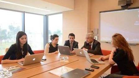 ADA Universitetinin rektoru Hafiz Paşayev onlayn forumda sualları cavablandırıb