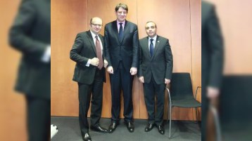 Azay Quliyev Alman Bundestaqının deputatı ilə görüşdü - FOTOLAR