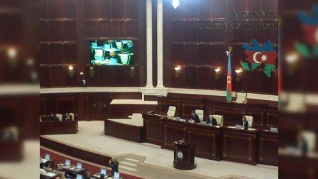 Milli Məclisin iclas zalındakı böyük ekran DƏYİŞDİRİLİB