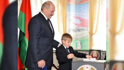 Belarus prezidentinin məşuqələri, bitməyən sevgi romanları, nikahdankənar oğlu - FOTOLAR