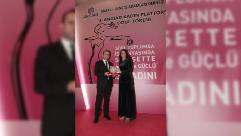 Qənirə Paşayevaya Türkiyədə ödül verildi- FOTO