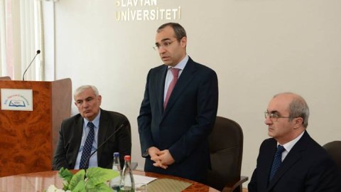 Slavyan Universitetində yeni rektorun təqdimatına Kamal Abdulla da qatıldı