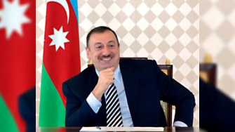 İlham Əliyev Twitter-də 3000 status YAZIB  