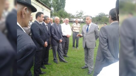 Deputat bayram günlərində seçiciləri ilə görüşüb - FOTO