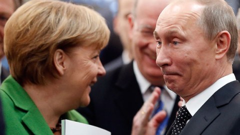 Merkel Putini “Dnesteryanı problemi” də həll etməyə ÇAĞIRDI 