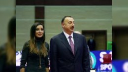 İlham Əliyev və xanımı Bakıda keçirilən sərgilərlə tanış olublar