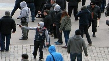 Rusiya və Ukrayna tərəfdarları arasında qarşıdurma olub