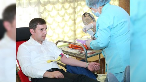 Bakıda icra başçısı və müavinləri qan verdilər - FOTOLAR 