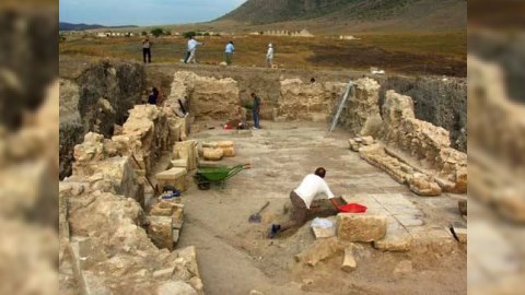 Ermənilərin Qarabağda axtarışı - Kəlbəcərdə 200 abidə erməniləşdirilib