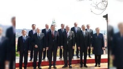 İlham Əliyev Praqada "Şərq tərəfdaşlığı" Sammitində iştirak edib - FOTO