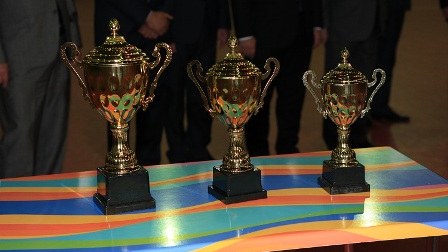 Nazir qaliblərə mükafatları təqdim etdi - FOTO