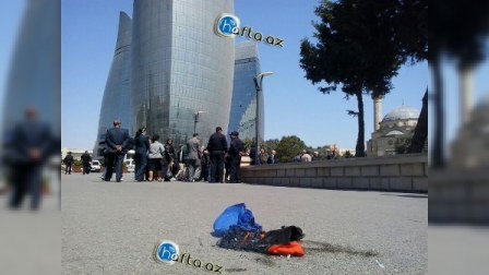Şəhidlər Xiyabanında Ermənistan bayrağı yandırıldı - FOTOLAR
