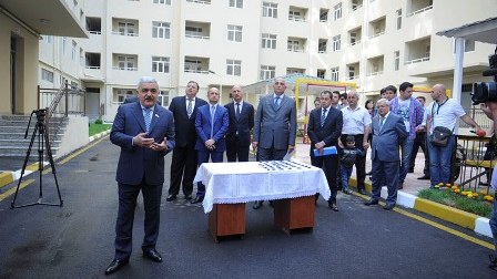 Rövnəq Abdullayev neftçilərə 303 mənzilin açarını payladı - FOTOLAR