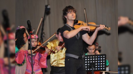“Eurovision-2009”un norveçli qalibi Heydər Əliyev Mərkəzində çıxış edib