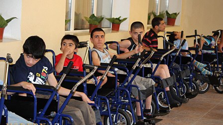 Əqli və fiziki qüsurlu uşaqlar üçün xeyriyyə tədbiri keçirilib
