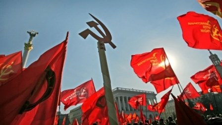 Turçinov Ukrayna Kommunist Partiyasının bağlanması üçün MÜRACİƏT etdi