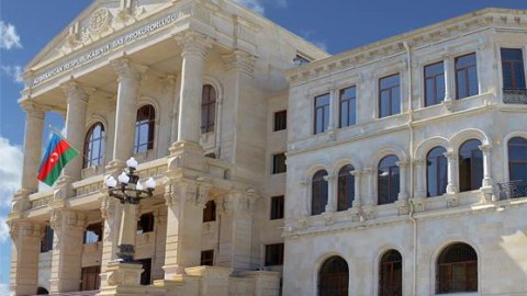 Baş Prokurorluqdan döyülən uşaqla bağlı AÇIQLAMA