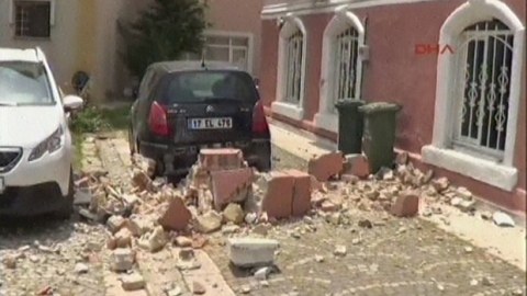 Türkiyədə zəlzələ oldu - 30-dan çox adam yaralandı