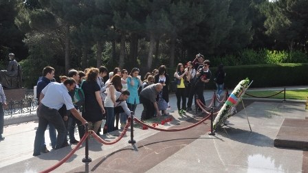 Deputat gürcüstanlı gənclərə Azərbaycan həqiqətlərindən danışıb - FOTO