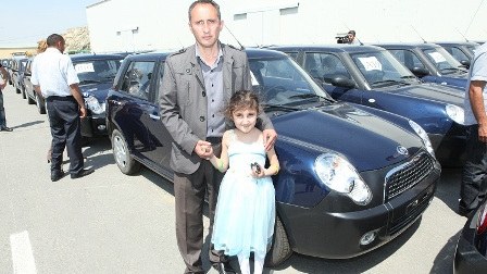 Nazirlik növbədə olan qarabağ əlillərinə maşın verdi - FOTO