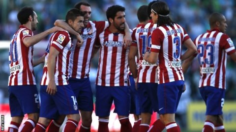 "Atletiko" qazandığı kuboku Bakıya gətirdi - FOTO