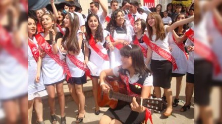 Bu gün də məktəblərdə “Son zəng” çalınır