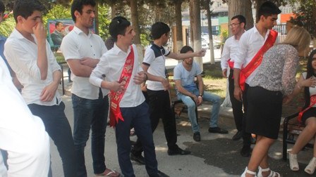 Jurnalist olmaq istəyən gözdən əlil qızın “Son zəng”i - FOTOLAR  