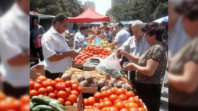 Deputat və ekspert: “Yarmarkaların açıq havada təşkili düzgün deyil”