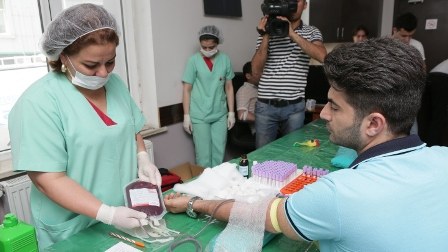 ATV-nin aparıcıları qan vermə aksiyasında - FOTOLAR