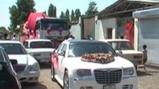 Azərbaycanda betonqarışdıran maşın gəlin maşını oldu - VİDEO